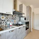 Narcisa Pool Apartment - Lake View *
