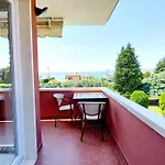 Narcisa Pool Apartment - Lake View *