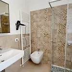 Narcisa Pool Apartment - Lake View Διαμέρισμα Μπαρντολίνο