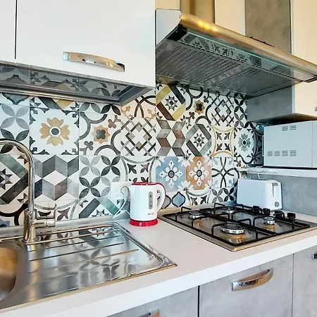 Narcisa Pool Apartment - Lake View *
