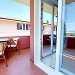 Narcisa Pool Apartment - Lake View דירה